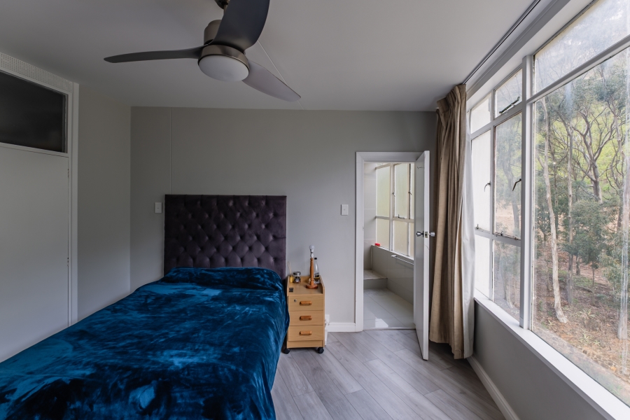 3 Bedroom Property for Sale in Vredehoek Western Cape